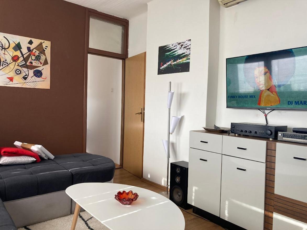 Penthouse Stan 80M2, Terasa 36M2, Garaza... Centar Banja Luke - Gradski Park Баня-Лука Екстер'єр фото